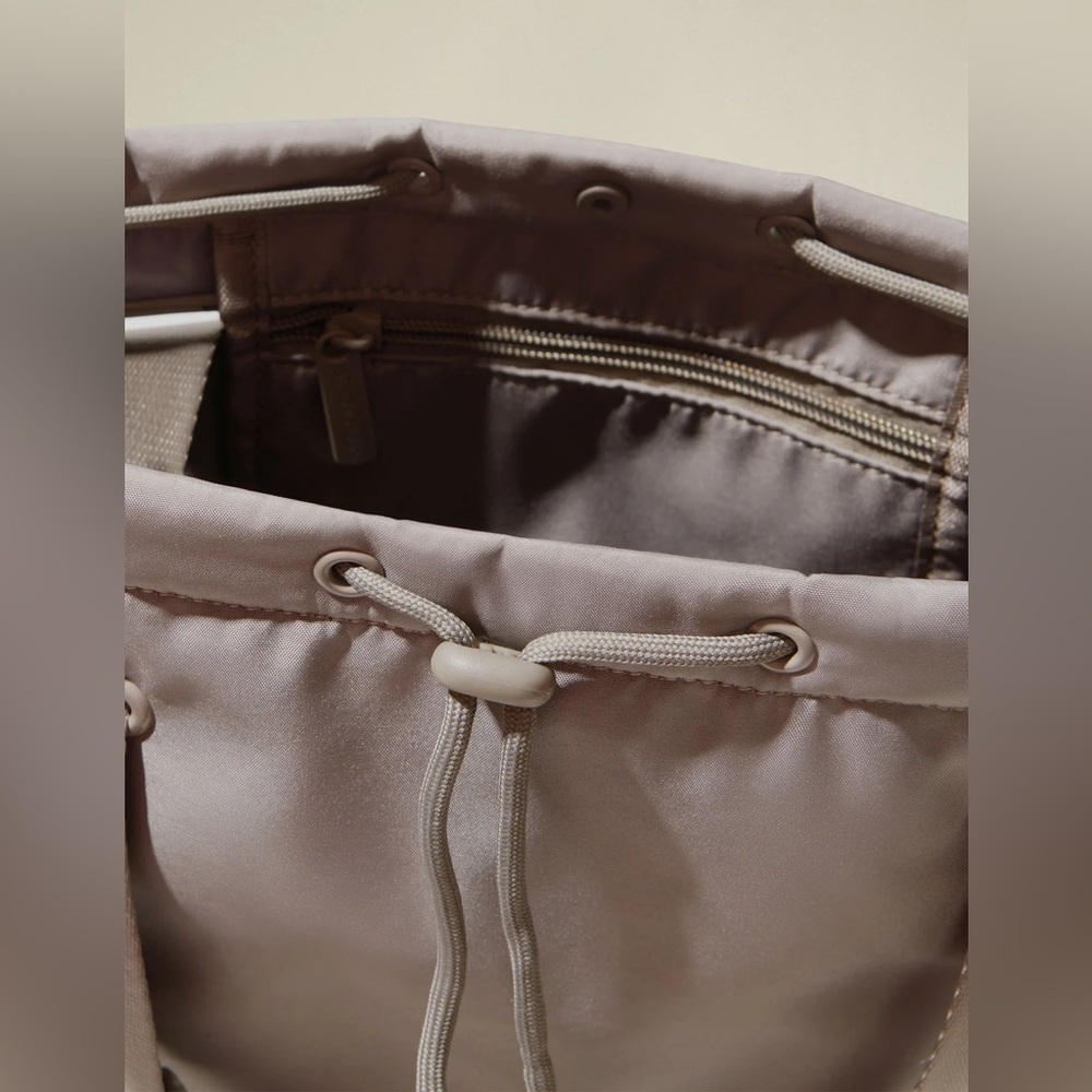Beyond Yoga Convertible Gym Bag - Picture 6 of 11